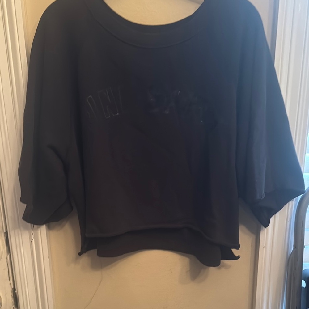 Victoria’s Secret PINK sport Black Top size medium - crop rough edges cute